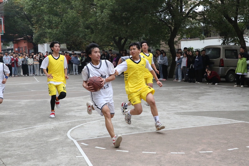 邵陽市華龍中學(xué),邵陽中學(xué)教育,高中教育,師資雄厚,名優(yōu)教師